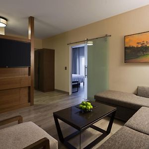 One-Bedroom King Suite Spa Bath